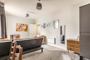 Flatzy - Spacious Flat 5 mins to Liverpool Centre